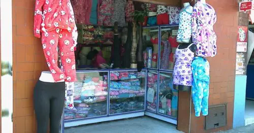 PIJAMAS EN LA CALLE 18 PIJAMAS EN LA CALLE 18